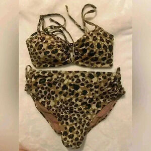 Time & Tru women’s two piece leopard print bathing suit.